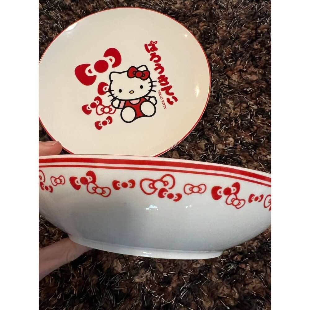 Hello Kitty Dinnerware Set - Picture 3 of 7